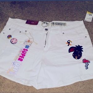 Super Summertime shorts. Blingy Indigo Rein white jean shorts. New size 15